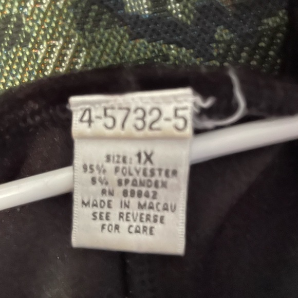 Long maxi dress velvet feel. Runs large, easily could fit a 2X. Black in color - Picture 2 of 2